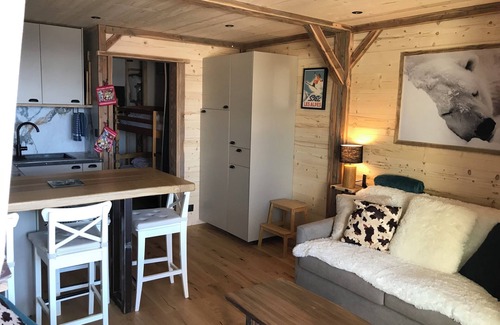 Saint-Francois-Longchamp Apartment | Studio Esprit Chalet