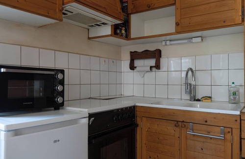 Saint-Gervais-les-Bains Apartment | Studio in Centre Village St Gervais with Balcony