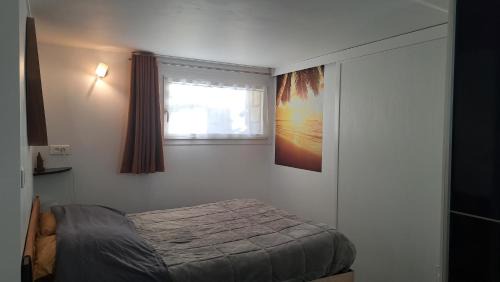 Sainte-Genevieve-des-Bois Apartment | Studio maxi 3 pers, acces facile, proche gare pour Paris