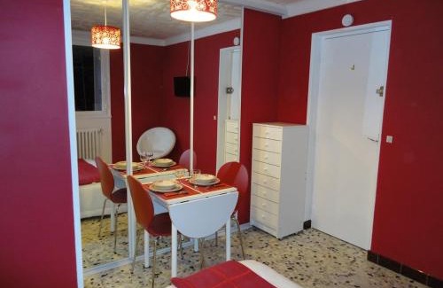 Gagny Bed & Breakfast | Studio Framboise proche Paris et Disneyland