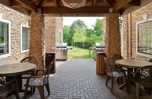 Chesapeake Apartment | Studio | Free Breakfast. Indoor Pool & Hot Tub.