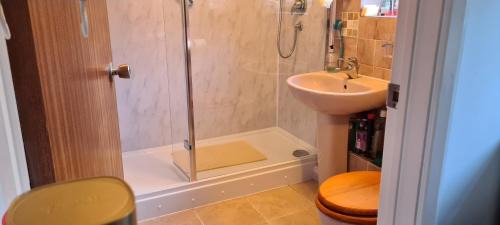 Warlingham Apartment | Studio Garden Flat
