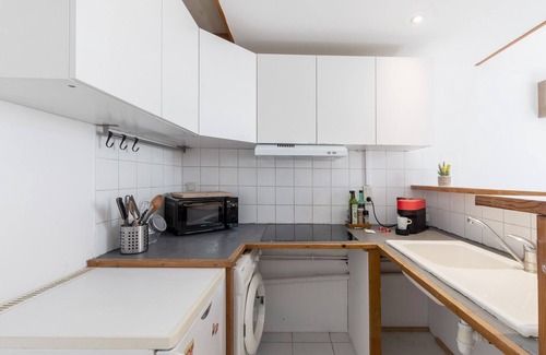 Gares Apartment | Studio Gare Express ~ Wifi, Cozy, Private & Comfortable