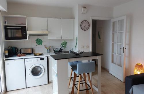Mandelieu-La-Napoule Apartment | Studio Golf Riviera - Axelle Loc'Appart