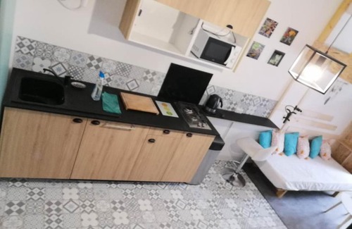 La Madeleine Apartment | studio guy