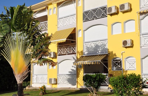 Quartier Desert Apartment | Studio Handle Mabouya St Luce In residence made safe with large swimming pool