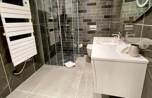 La Roquette-sur-Siagne Apartment | Studio in Luxury Villa Sea View Air Conditioning Wifi independent entrance