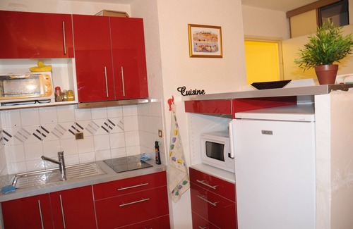 Cannes La Bocca Apartment | STUDIO in a nice fenced residence - with pool and private parking