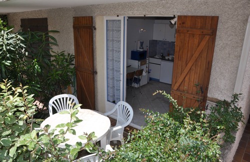 La Madrague Apartment | Studio in a residence 200 m from the beach