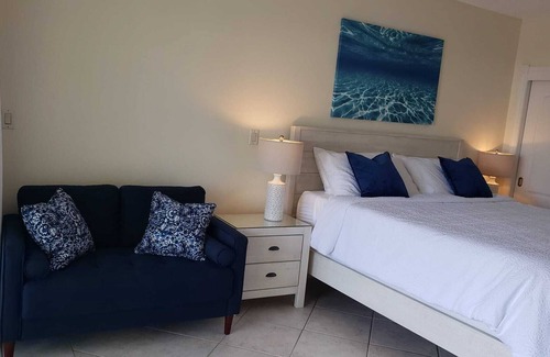 Grace Bay Condo | Studio in Beach Front resort, sleeps 2, recently updated