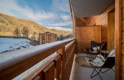 Allos Apartment | Studio in France with Mountain Views & Pool