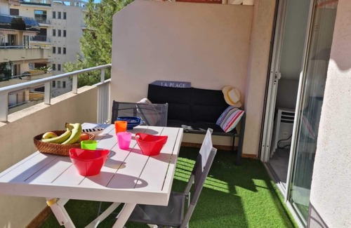Juan-les-Pins Apartment | Studio in Juan les Pins neighborhood Pinède near sea