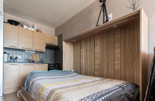 Raversijde Apartment | Studio in Ostend with Stunning Sea Views