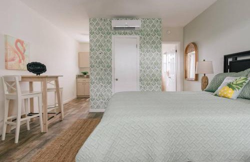 Pompano Beach Apartment | Studio in Pompano Beach two blocks from the Ocean