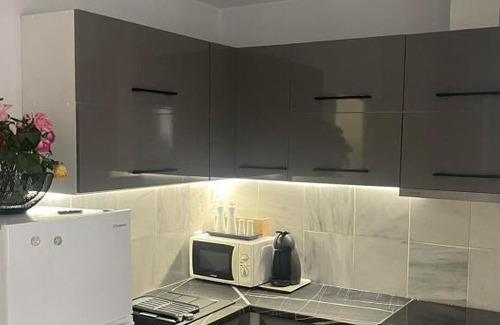 Loutraki Apartment | Studio in the center, 2 mins from the beach