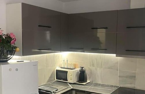 Loutraki Apartment | Studio in the center, 2 mins from the beach