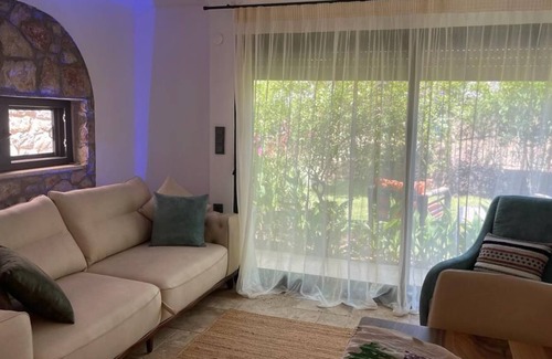 Datca City Center Apartment | Studio in the hearth of Datca with a small garden and private entrance.