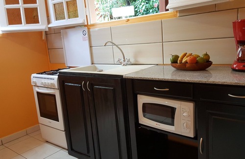 Tartane Apartment | Studio in villa 45m from the beach