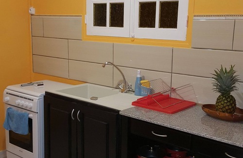 Tartane Apartment | Studio in villa 45m from the beach