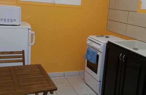 Tartane Apartment | Studio in villa 45m from the beach