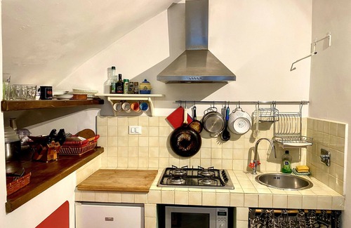 Roman Quarter Apartment | Studio in Vintage house downtown