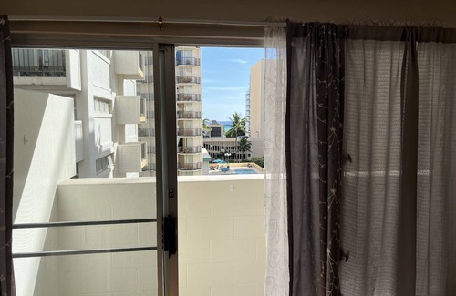 Waikiki Condo | Studio in Waikiki- 3 Minute Walk to Waikiki Beach!
