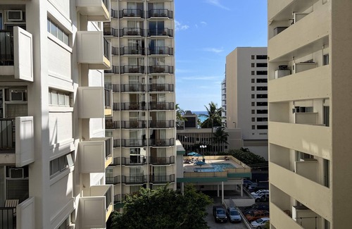 Waikiki Condo | Studio in Waikiki- 3 Minute Walk to Waikiki Beach!