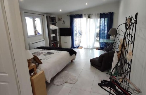 Castelnau-le-Lez Apartment | Studio indépendant dans villa, parking gratuit.