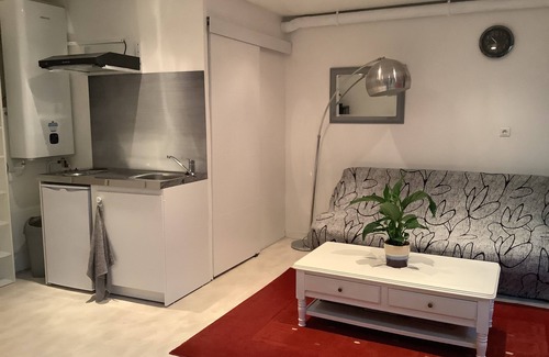 Suresnes Apartment | Studio Indépendant Chez Particulier Très Proche de Paris