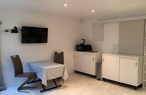 Suresnes Apartment | Studio Indépendant Chez Particulier Très Proche de Paris