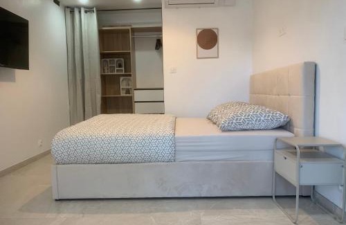 Grasse House | studio indépendant plain pied jardin & piscine