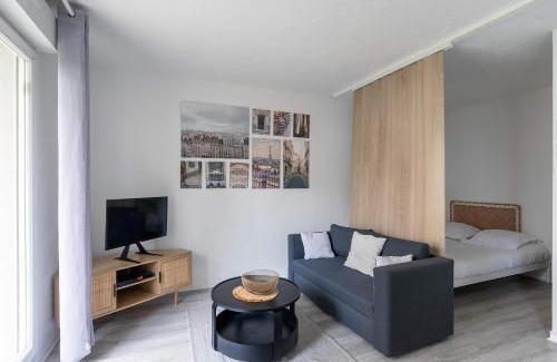 Le Bourget Apartment | Studio JadOr gare RER B Le Bourget - Paris aeroport Charles de Gaulle