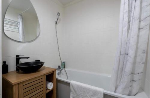 Le Bourget Apartment | Studio JadOr gare RER B Le Bourget - Paris aeroport Charles de Gaulle