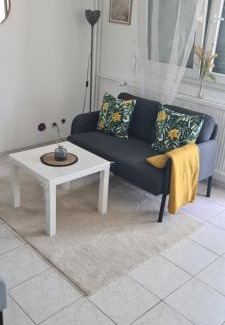 Saint-Louis Apartment | Studio KULLA avec terasse 5mn Basel Airport