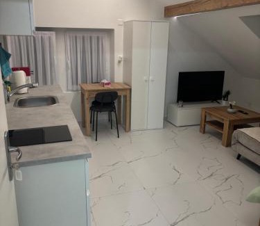 Milvignes Apartment | Studio Léo