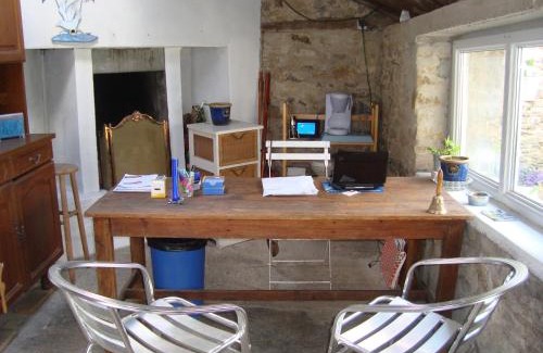 Surtainville Bed & Breakfast | Studio "LA MEDINA", PISCINE jusqu'au 15 septembre, JARDIN BOTANIQUE, COMMERCES &MER