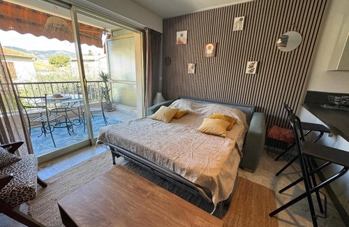 Mandelieu-la-Napoule Beach Apartment | Studio La Napoule 2 min beach 4 people air conditioning