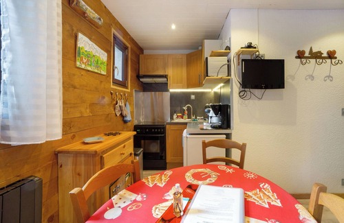 Villarodin-Bourget Apartment | Studio 'Les Airelles 32' with Mountain View and Wi-Fi