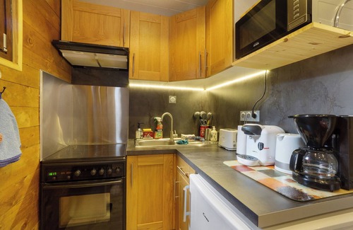 Villarodin-Bourget Apartment | Studio 'Les Airelles 32' with Mountain View and Wi-Fi