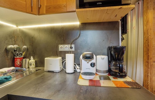 Villarodin-Bourget Apartment | Studio 'Les Airelles 32' with Mountain View and Wi-Fi