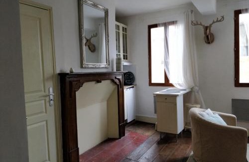 Condom Apartment | Studio Les Armuriers, 2ème étage sans asc