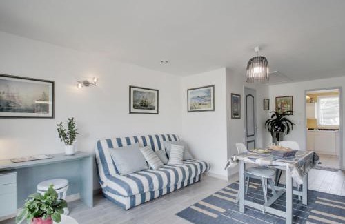 La Richardais Apartment | Studio Les Genêts by Interhome