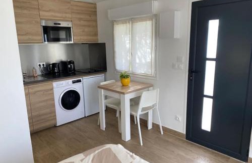 Noisy-le-Grand Apartment | Studio Les Oliviers