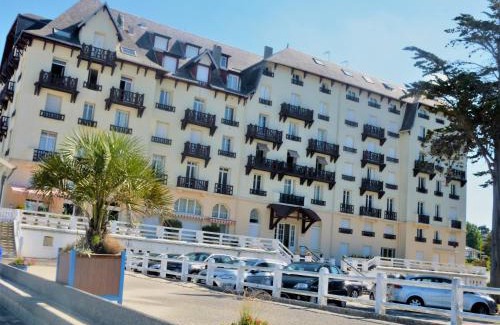 Donville-les-Bains Apartment | Studio Les Pieds dans l'eau