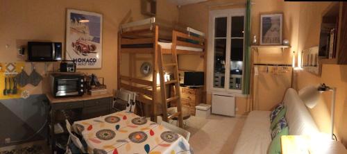 Donville-les-Bains Apartment | Studio Les Pieds dans l'eau