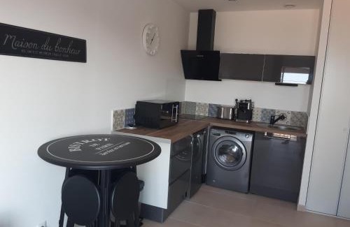 Bravone Apartment | Studio les pieds dans l'eau vue sur mer