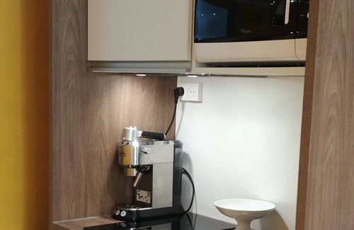 Le Petit Charran Apartment | ★Studio Liberty mezzanine, air conditioned, terrace + parking / near town centre