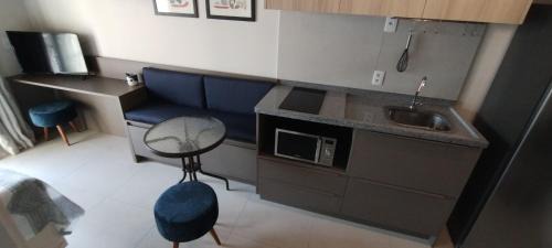 Central Zone Apartment | Studio Lindo; no centro em frente ao metrô!
