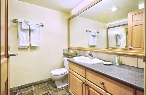 Whistler Village Resort | Studio Loft in the Heart of Whistler Village
