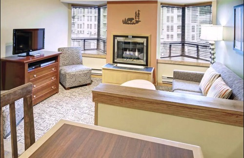 Whistler Village Resort | Studio Loft in the Heart of Whistler Village